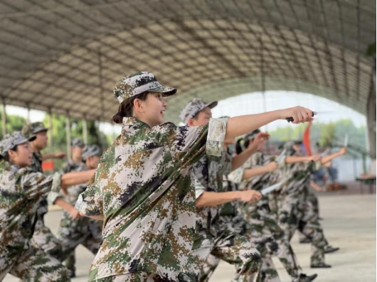 纯美式篮球训练计划怎么写_0